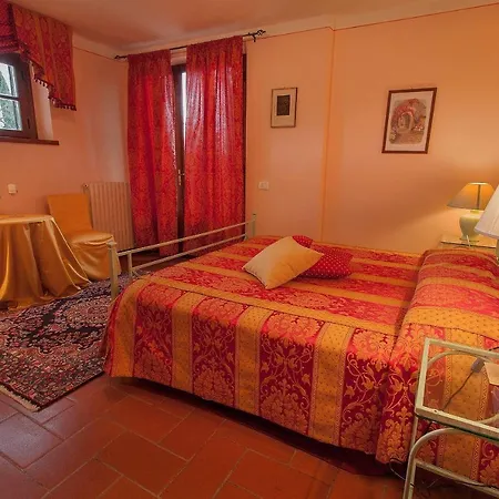 Villa Le Casine-perignano-spinelli Sleeps 12 Pool